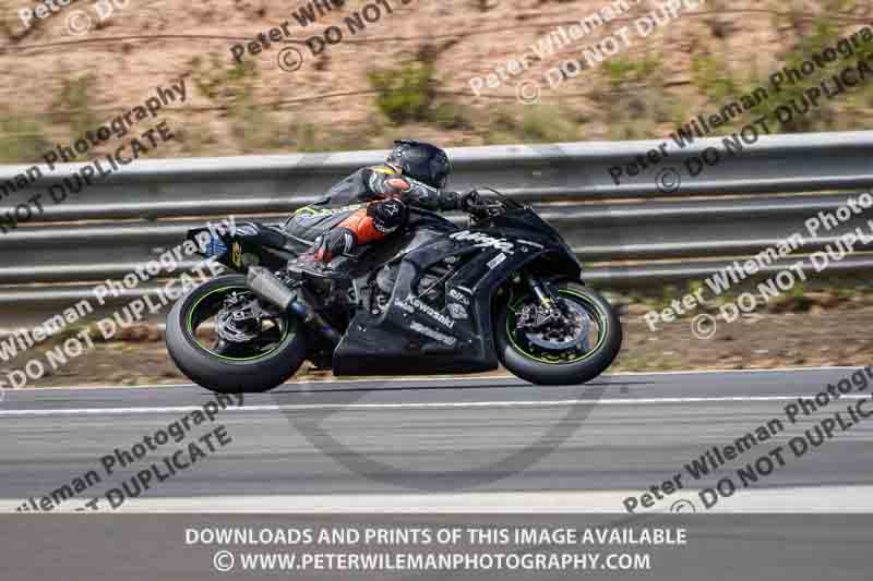 cadwell no limits trackday;cadwell park;cadwell park photographs;cadwell trackday photographs;enduro digital images;event digital images;eventdigitalimages;navarra;no limits trackdays;peter wileman photography;racing digital images;trackday digital images;trackday photos